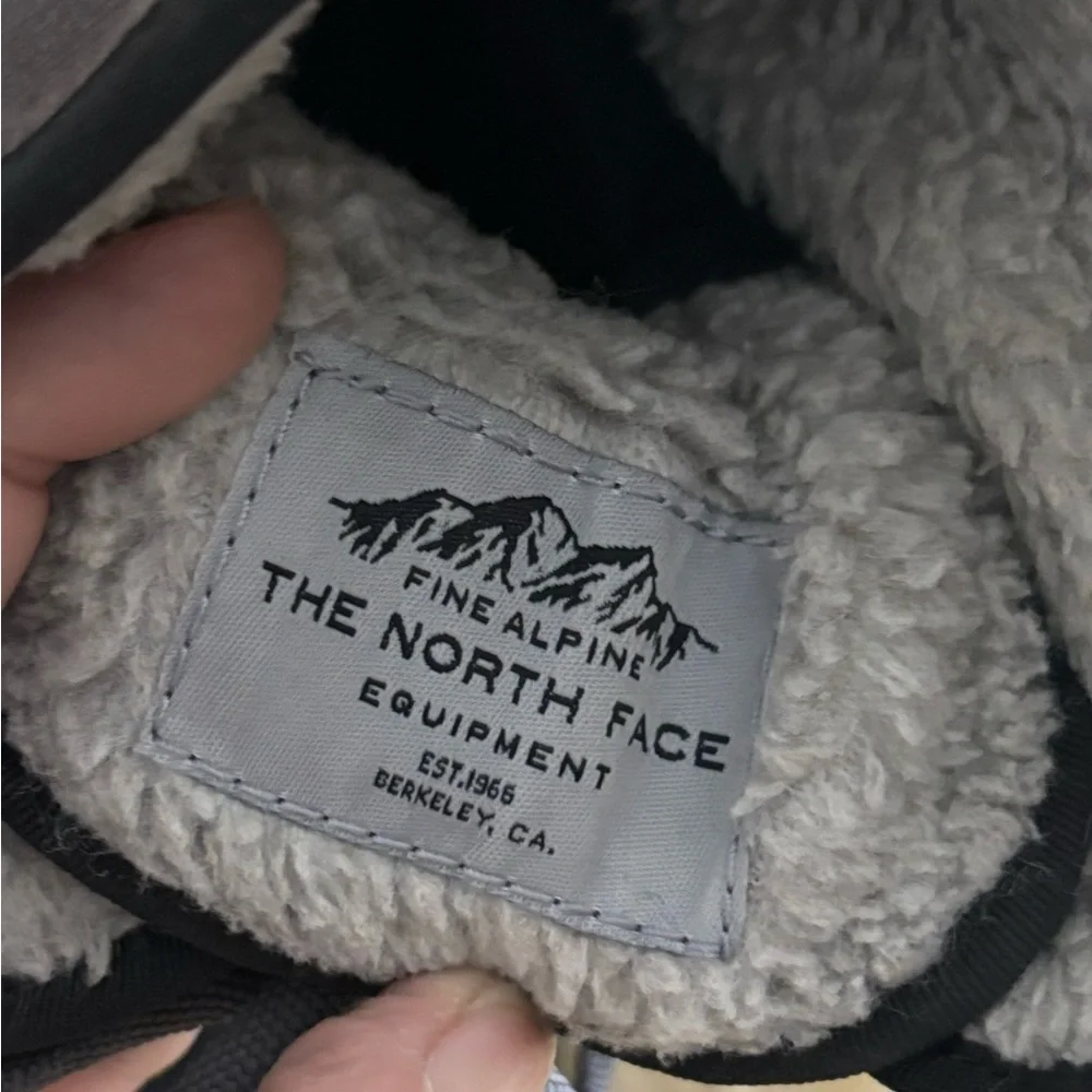 The North Face Gray Shellista IV Roll Down Fleece-Lined Waterproof Winter Boots